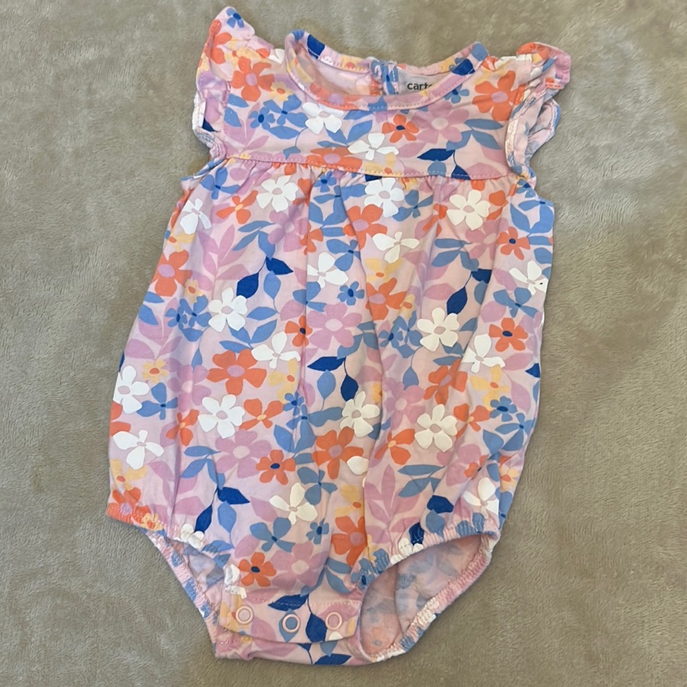 Carter’s Ruffle Sleeve top 6mo